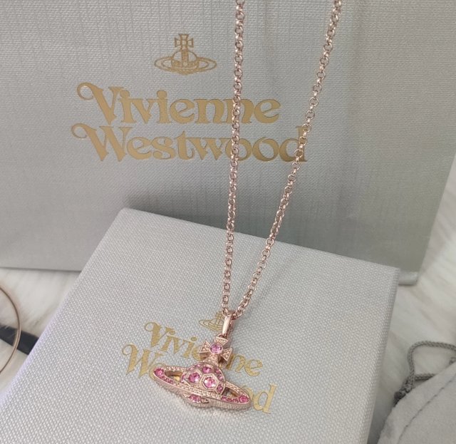 Vivienne Westwood Necklace: seller detail photo 4