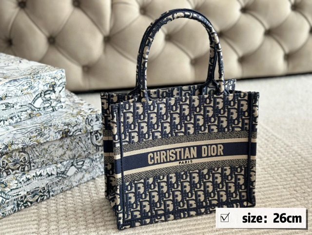 Dior Crossbody Bag: seller detail photo 9
