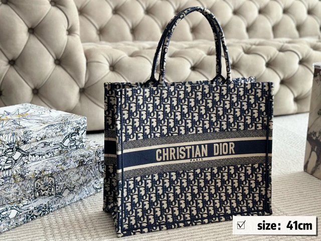 Dior Crossbody Bag: seller detail photo 11