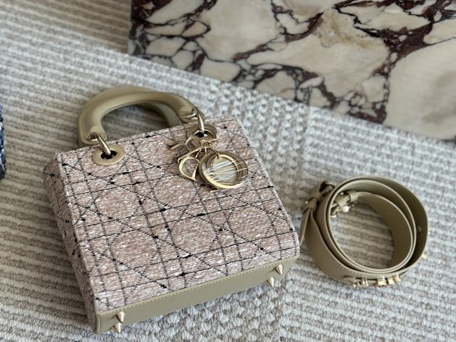 Dior Crossbody Bag: seller detail photo 5