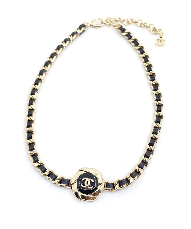 Chanel Necklace: seller detail photo 1