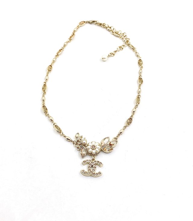 Chanel Necklace: seller detail photo 8