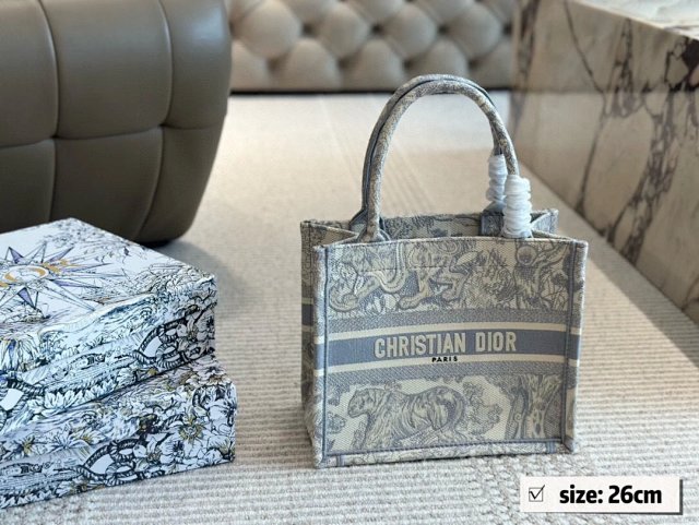 Dior Crossbody Bag: seller detail photo 12