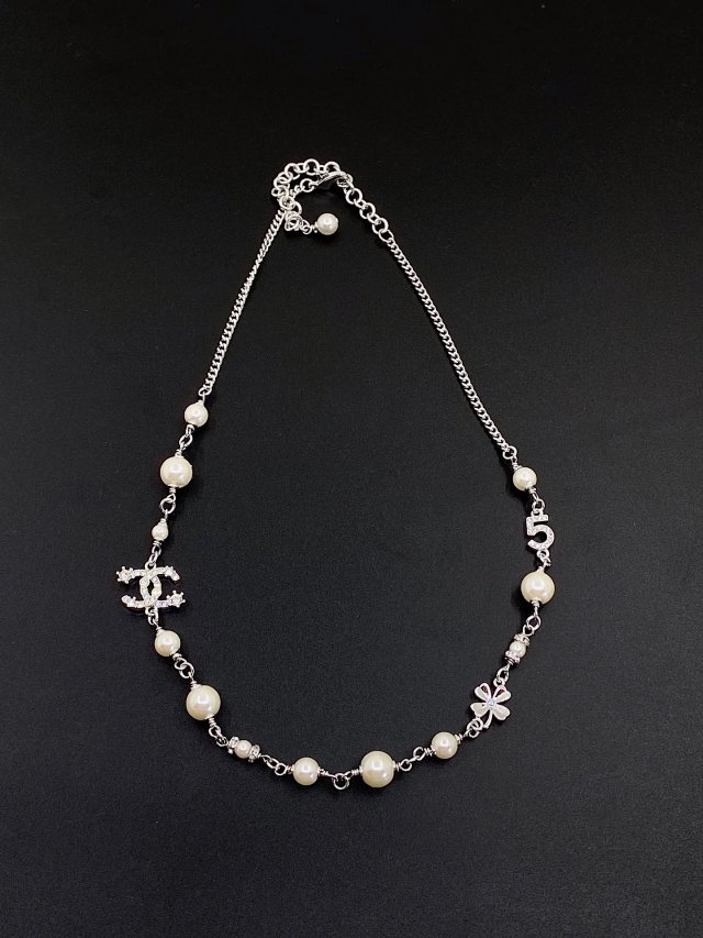 Chanel Necklace: seller detail photo 3