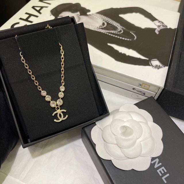 Chanel Necklace: seller detail photo 10