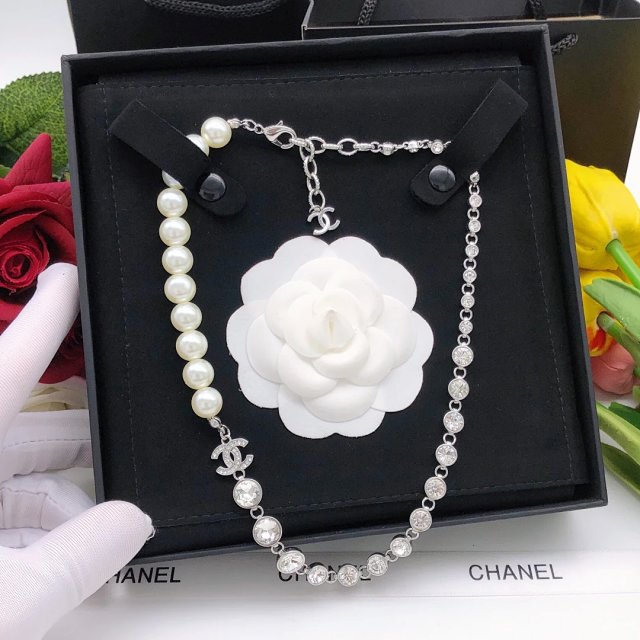 Chanel Necklace: seller detail photo 11