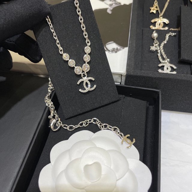 Chanel Necklace: seller detail photo 9