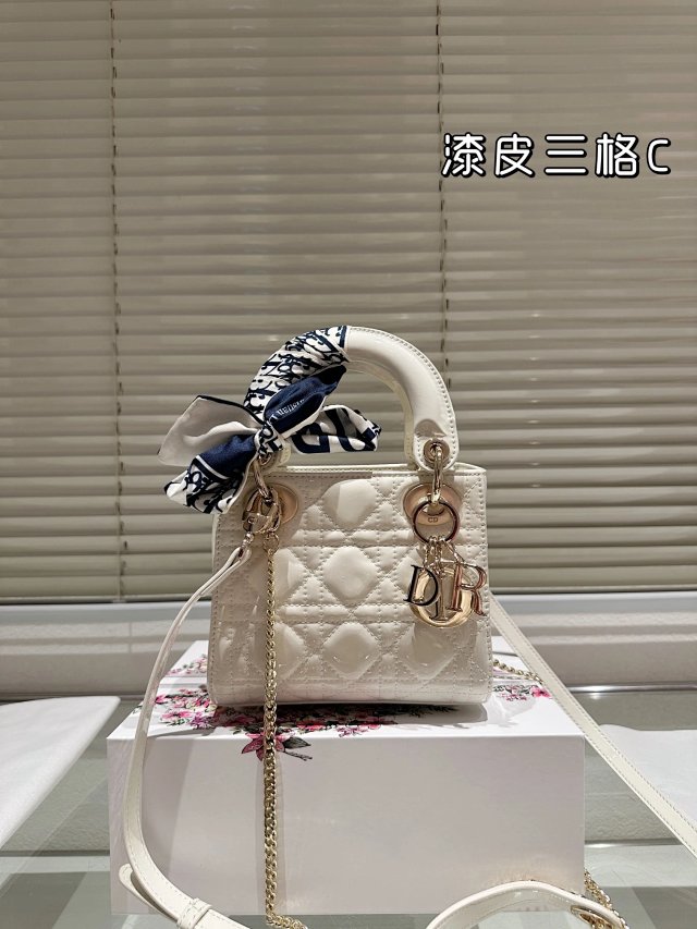 Lady Dior: seller detail photo 7