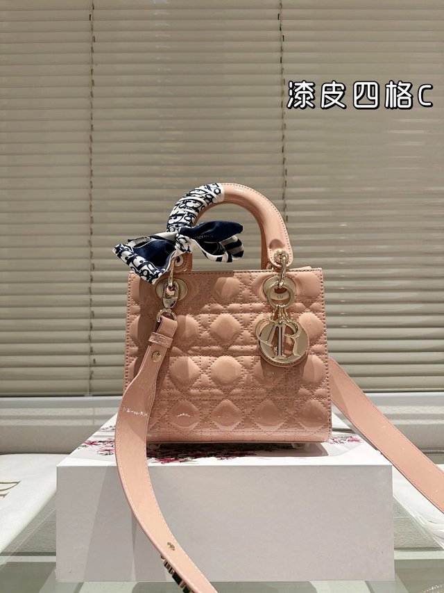 Lady Dior: seller detail photo 13