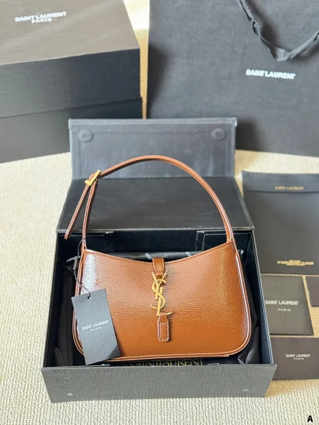 Saint Laurent Shoulder Bags Cassandre Logo Bag product detail image 3