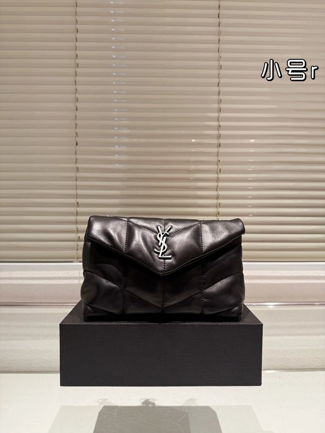 YSL Saint Laurent Handbag: seller detail photo 10