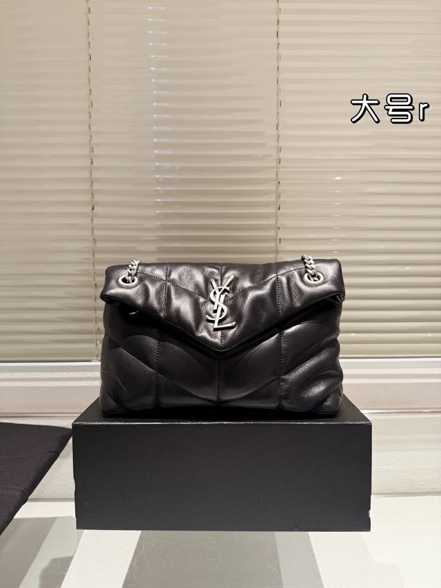 YSL Saint Laurent Handbag: seller detail photo 12