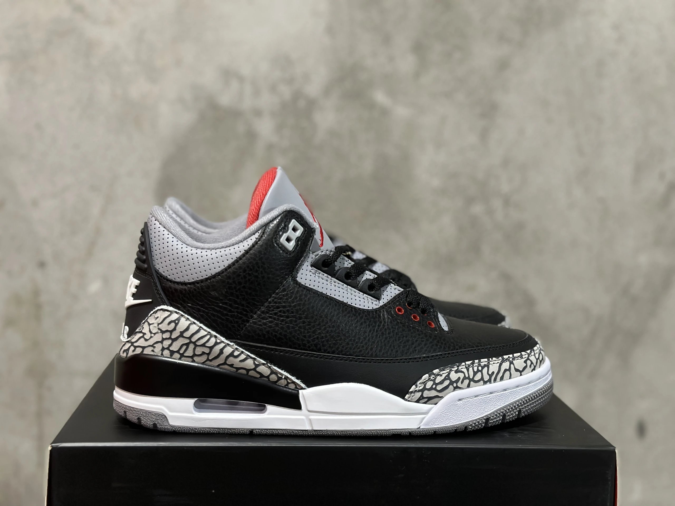 Air Jordan 3 (29 Colorways) foto 2