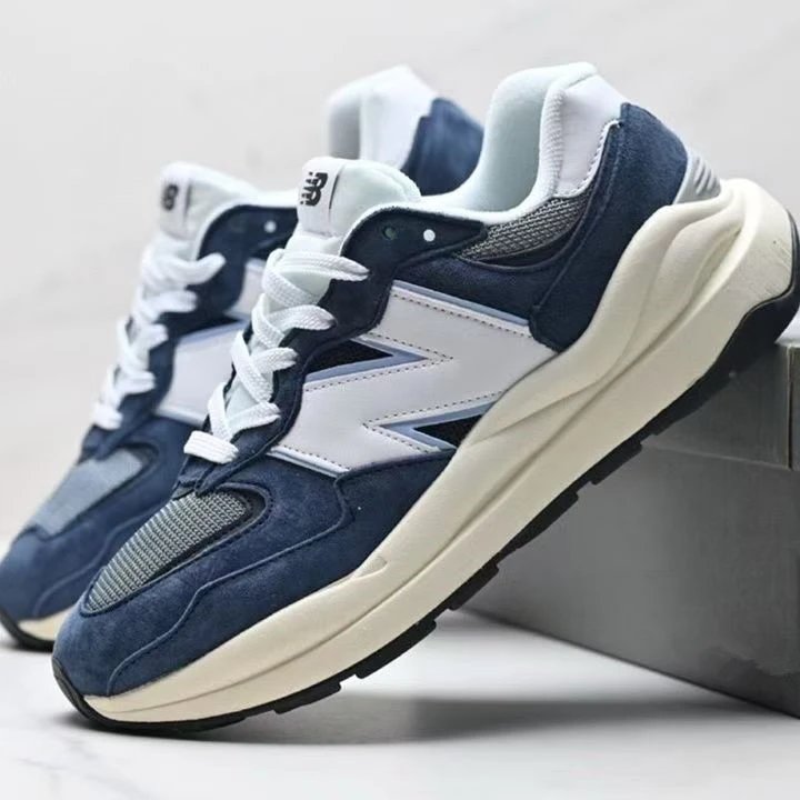 New Balance 5740 Navy Classic Low