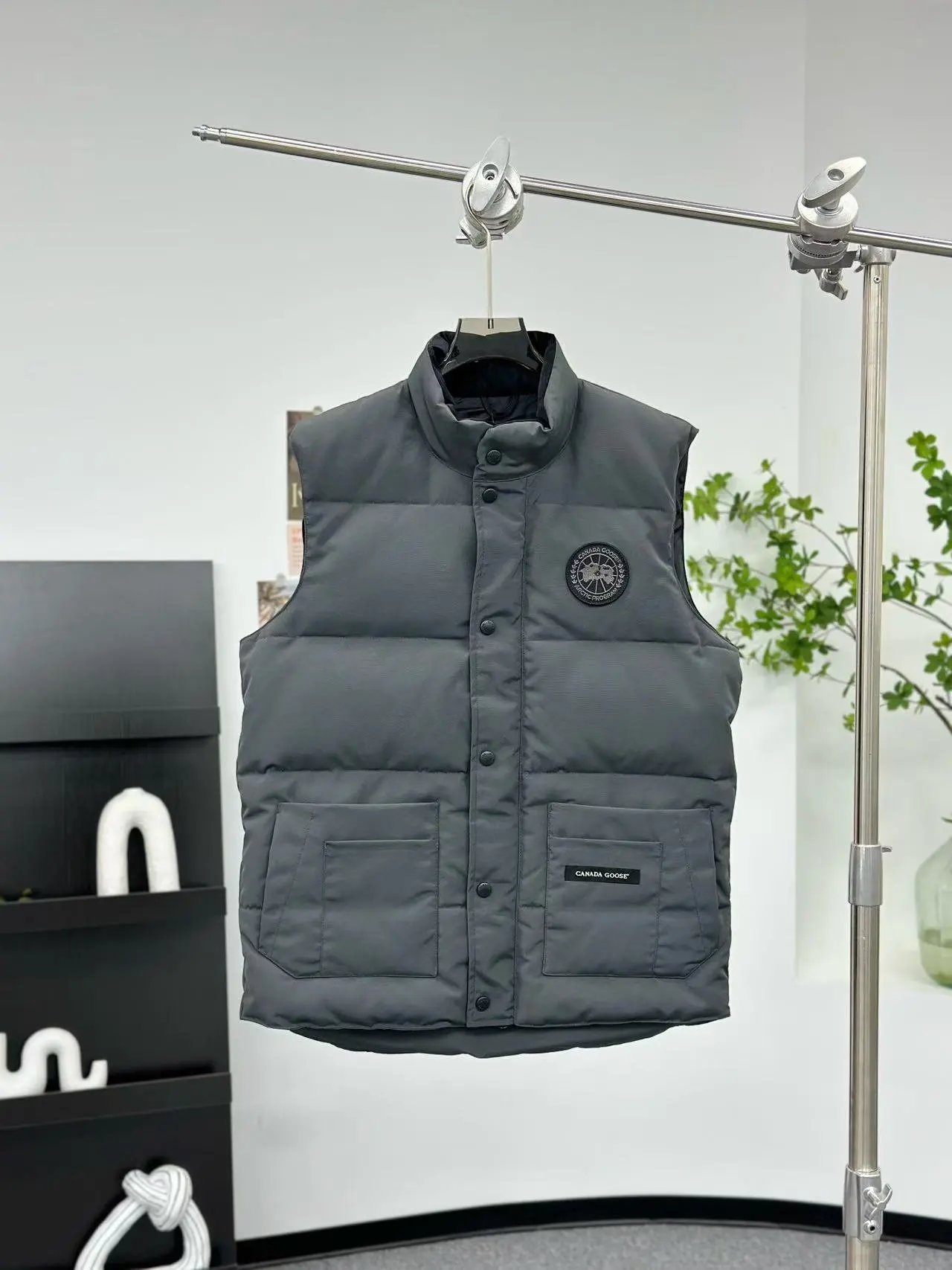 Canada Goose Dark Grey