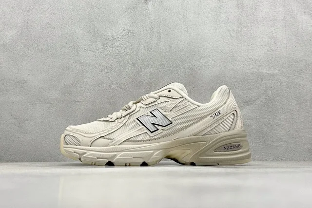 New Balance Sneakers 740 product detail image 14