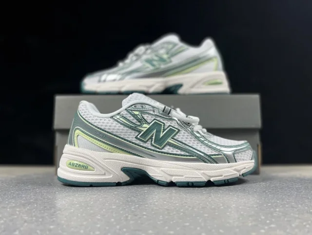 New Balance Sneakers 740 product detail image 13