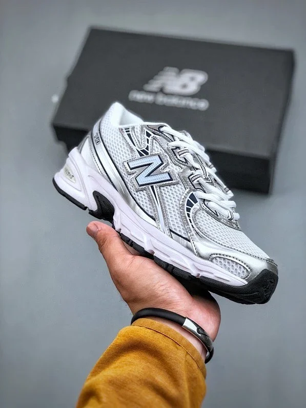 New Balance Sneakers 740 product detail image 27