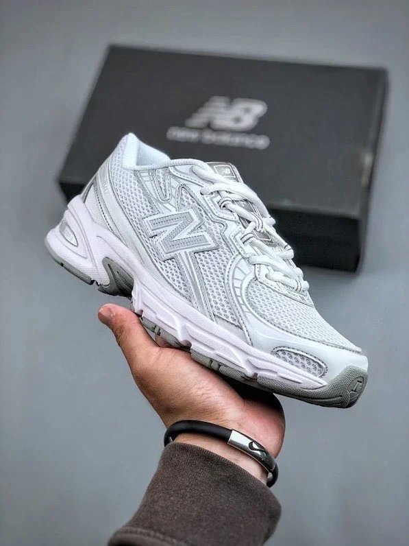 New Balance Sneakers 740 product detail image 22
