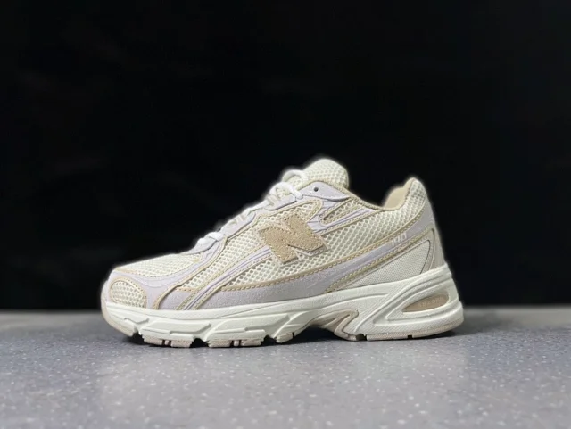 New Balance Sneakers 740 product detail image 32