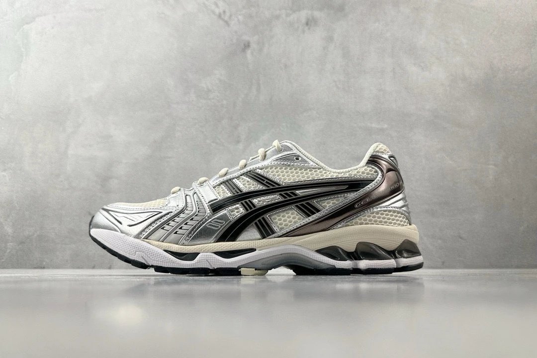 ASICS Gel-Kayano 14 photo 2