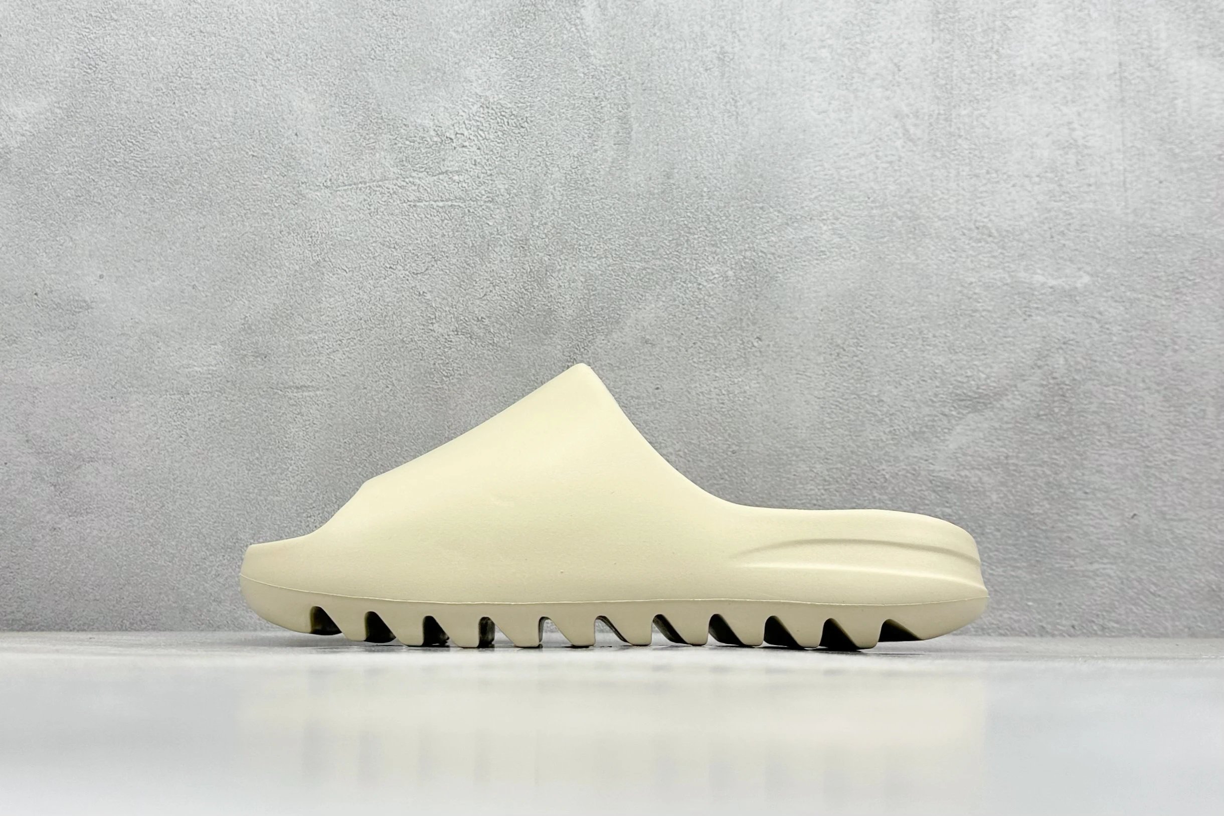 Bone white smooth FW6345