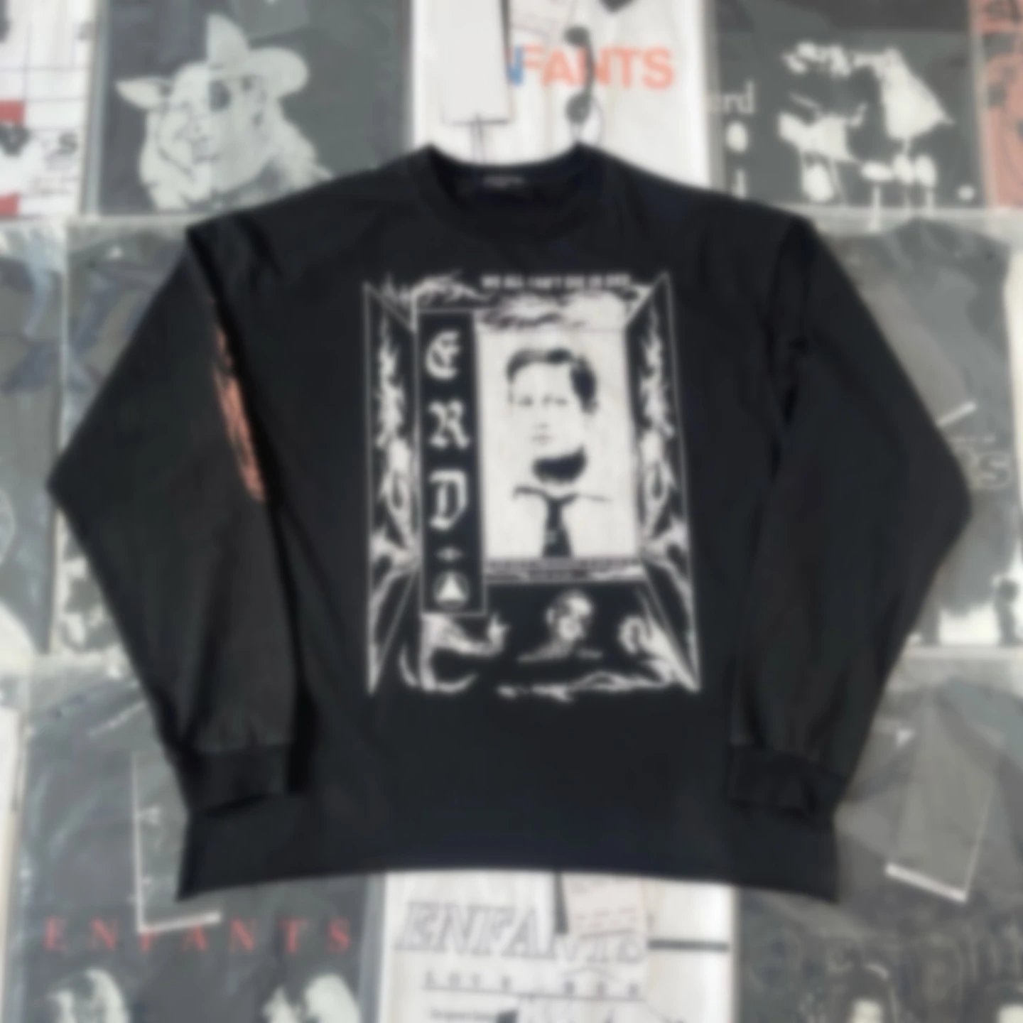 608-Portrait Frame Washed Distressed Rolled Hem