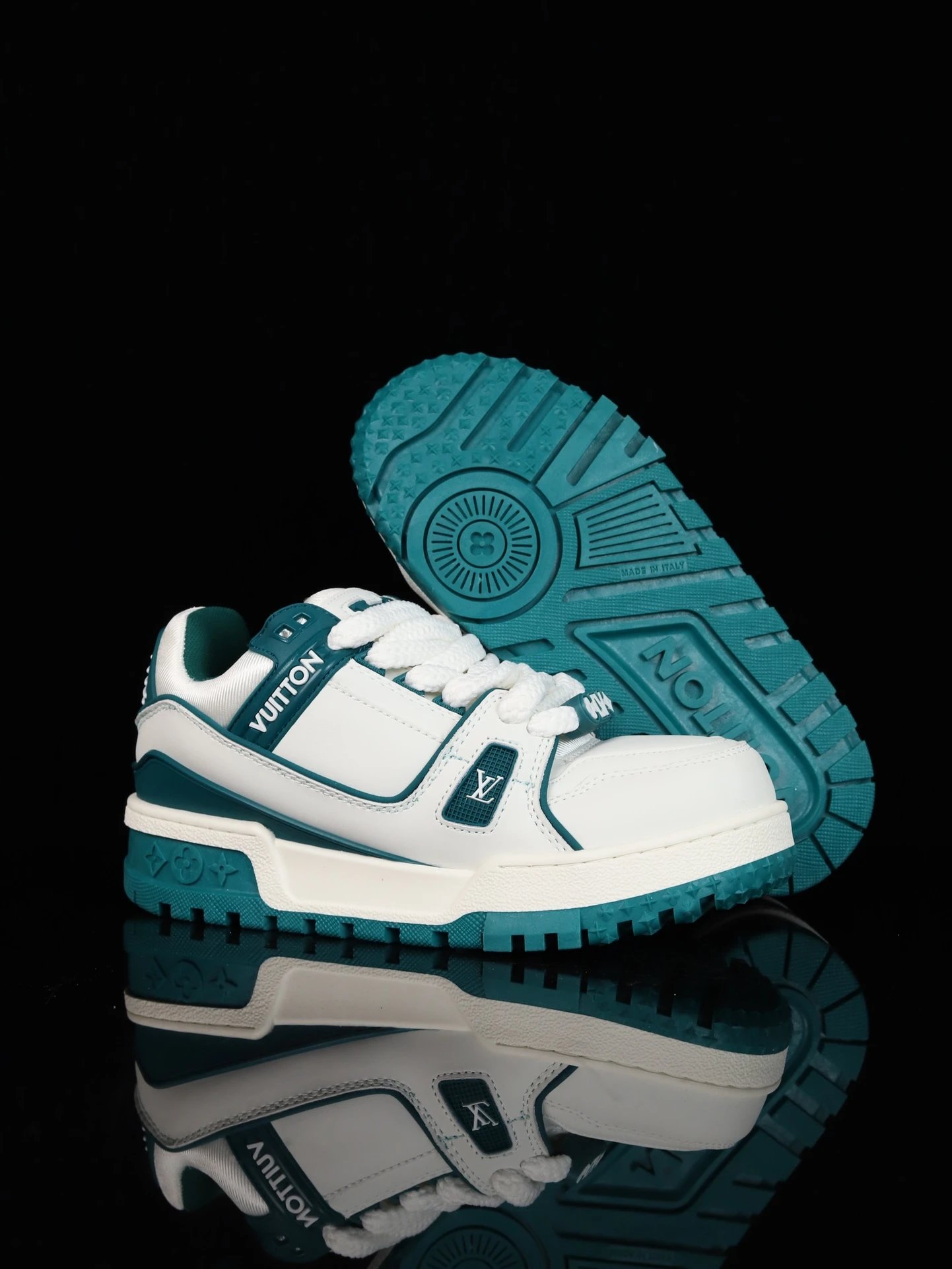 Louis Fat Ding White Deep Green