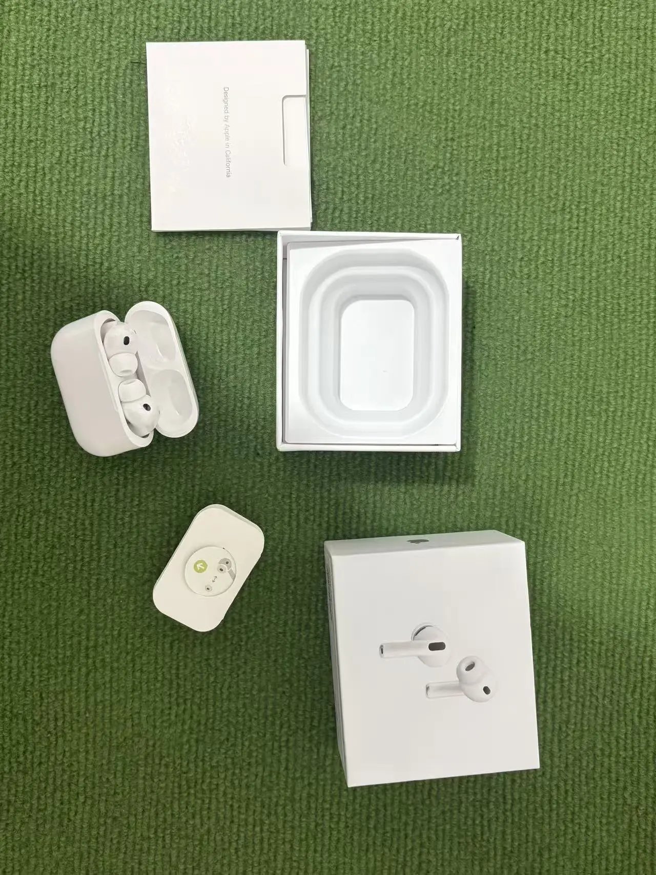 AirPods Pro 3 does not have noise monito