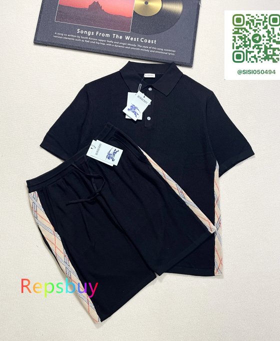 Knitted short sleeved shorts