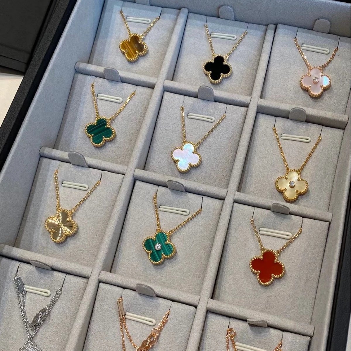 Van Cleef & Arpels Alhambra Ne