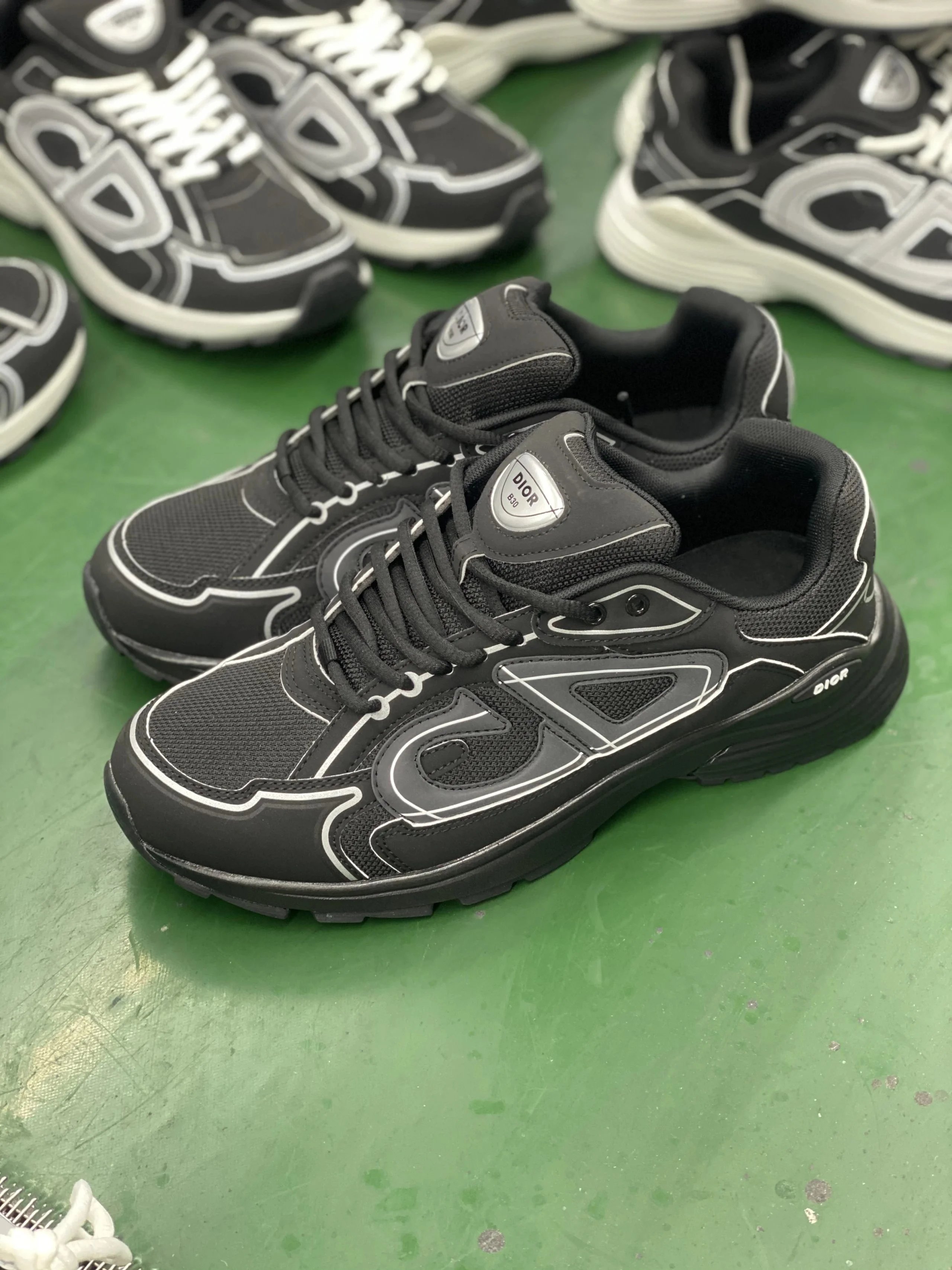 H900/Black
