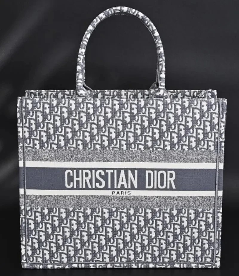 DIOR: 41*35*18