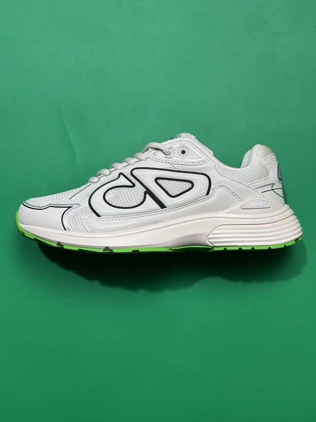 H166/White Green