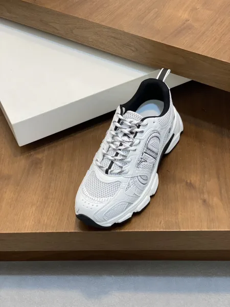 Off-White Diag Plus White/Black Chunky Sneakers - 9