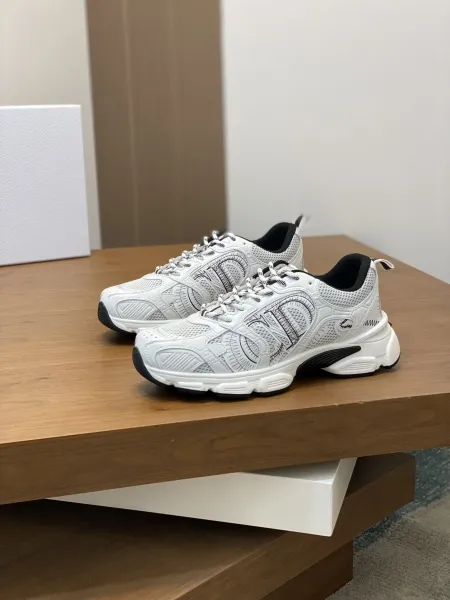 Off-White Diag Plus White/Black Chunky Sneakers - 6