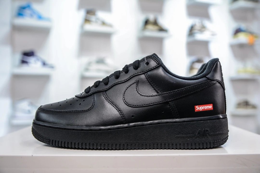 Supreme Black Red