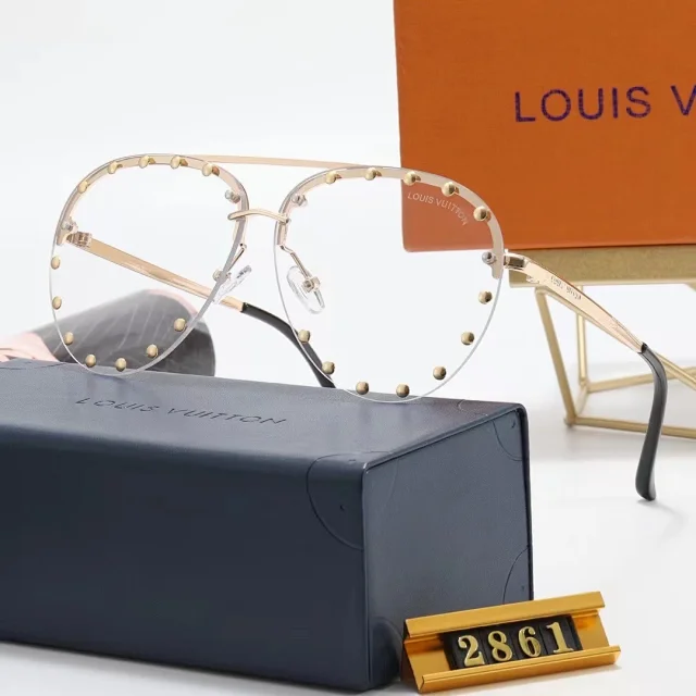 Louis Vuitton Multiple sunglasses styles product detail image 13