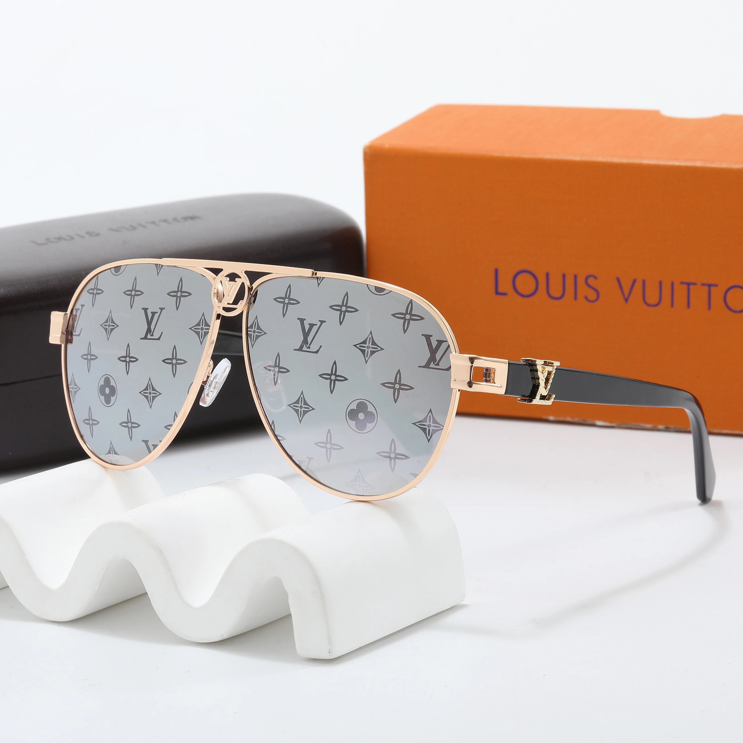Louis Vuitton Shield Sunglasses Gold Frame Gradient Lens Sunglasses - 13