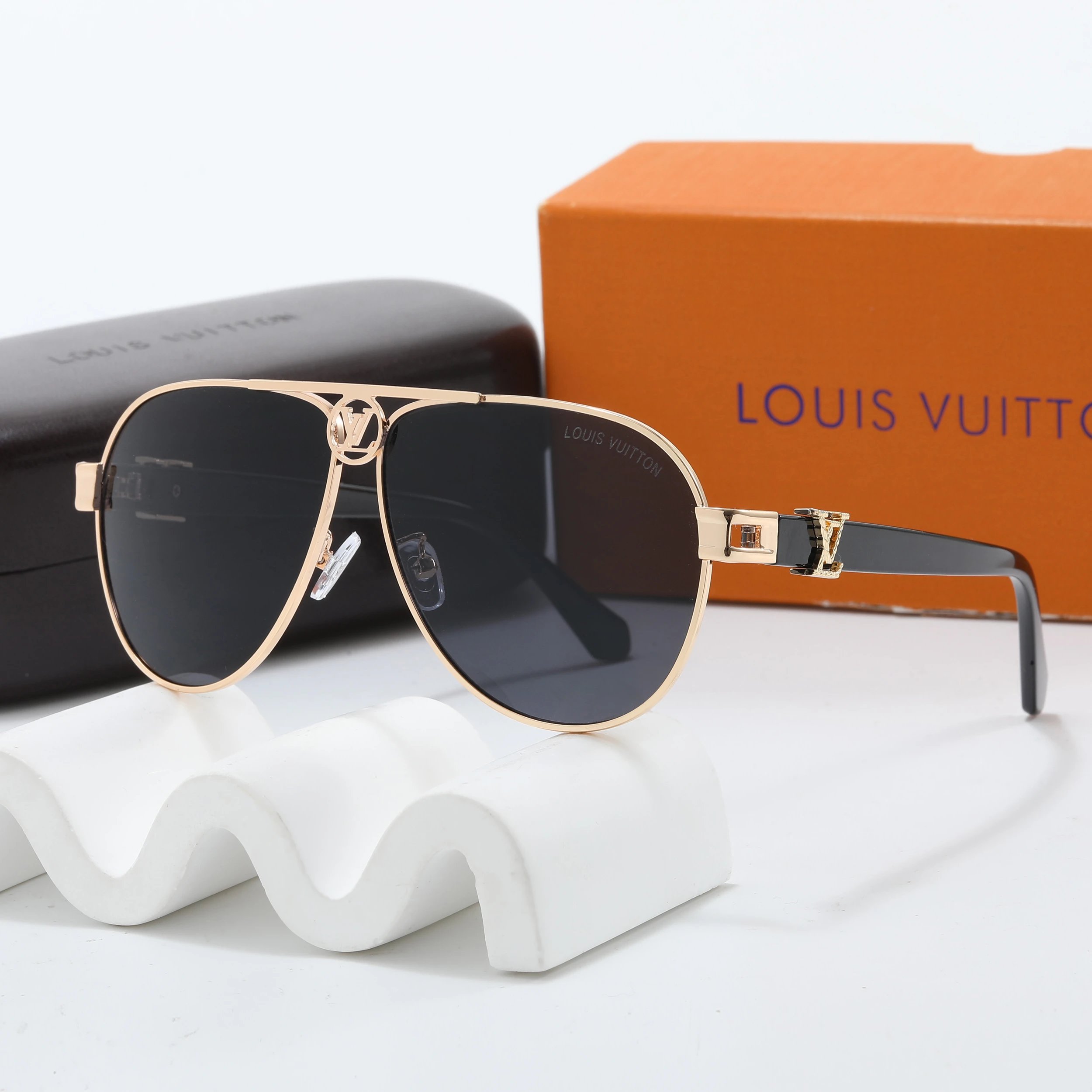 Louis Vuitton Shield Sunglasses Gold Frame Gradient Lens Sunglasses - 12