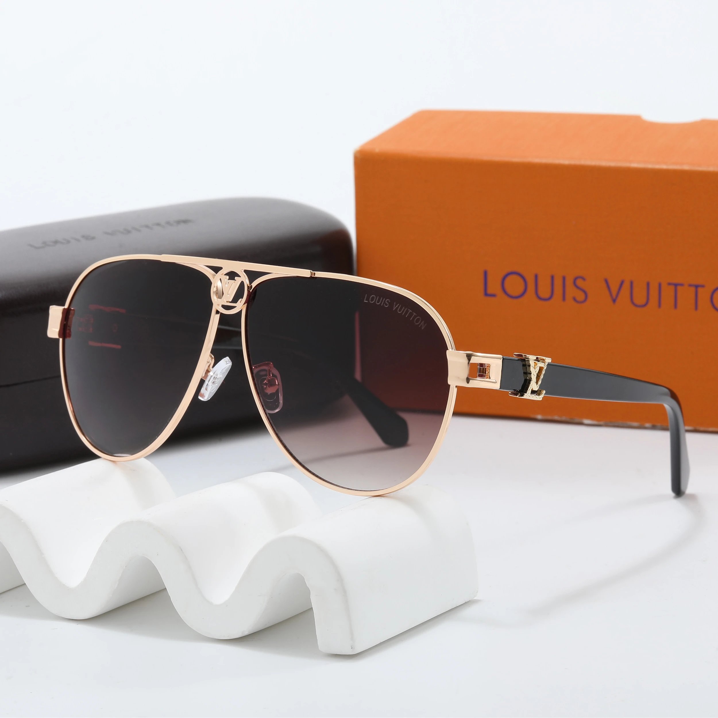 Louis Vuitton Shield Sunglasses Gold Frame Gradient Lens Sunglasses - 17