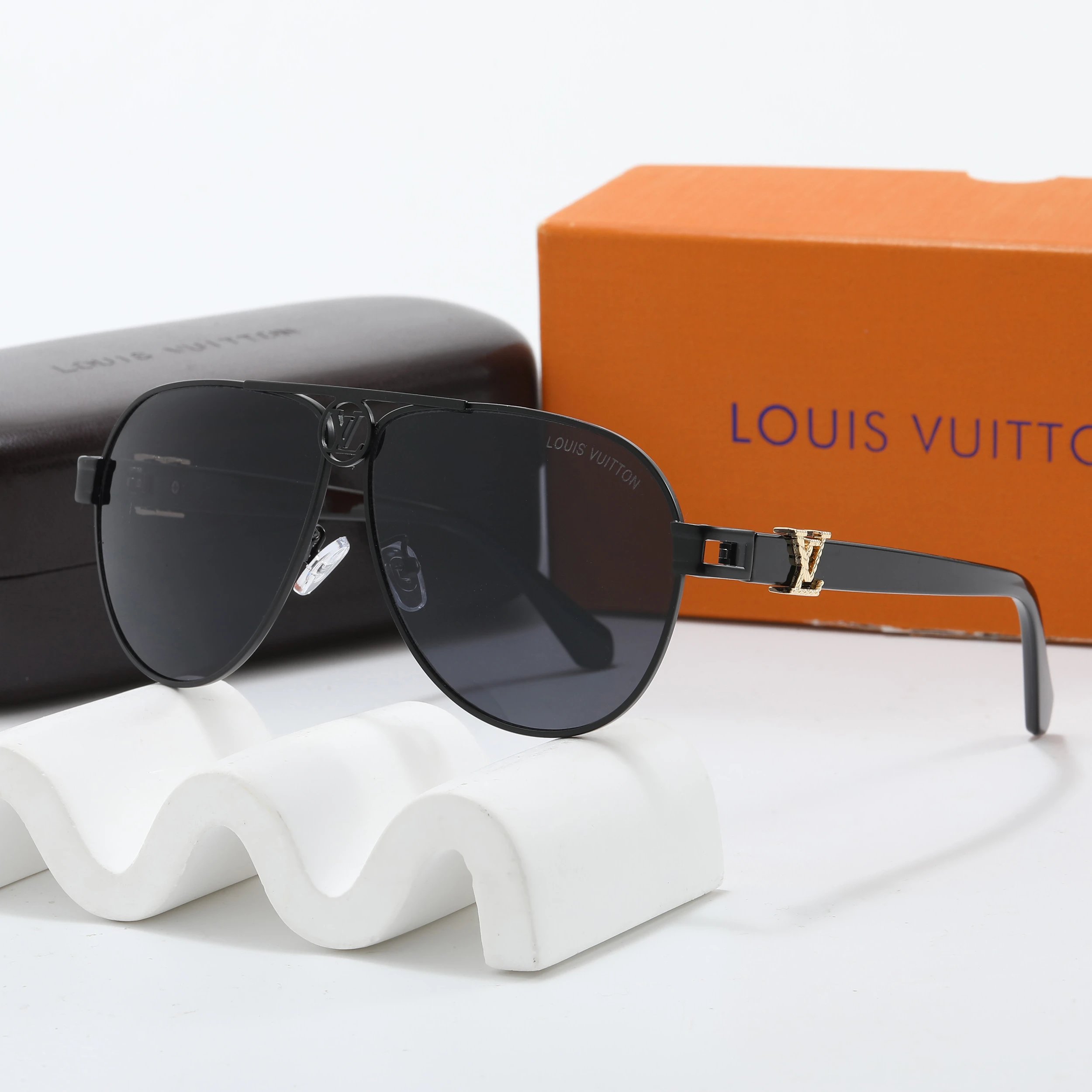 Louis Vuitton Shield Sunglasses Gold Frame Gradient Lens Sunglasses - 11