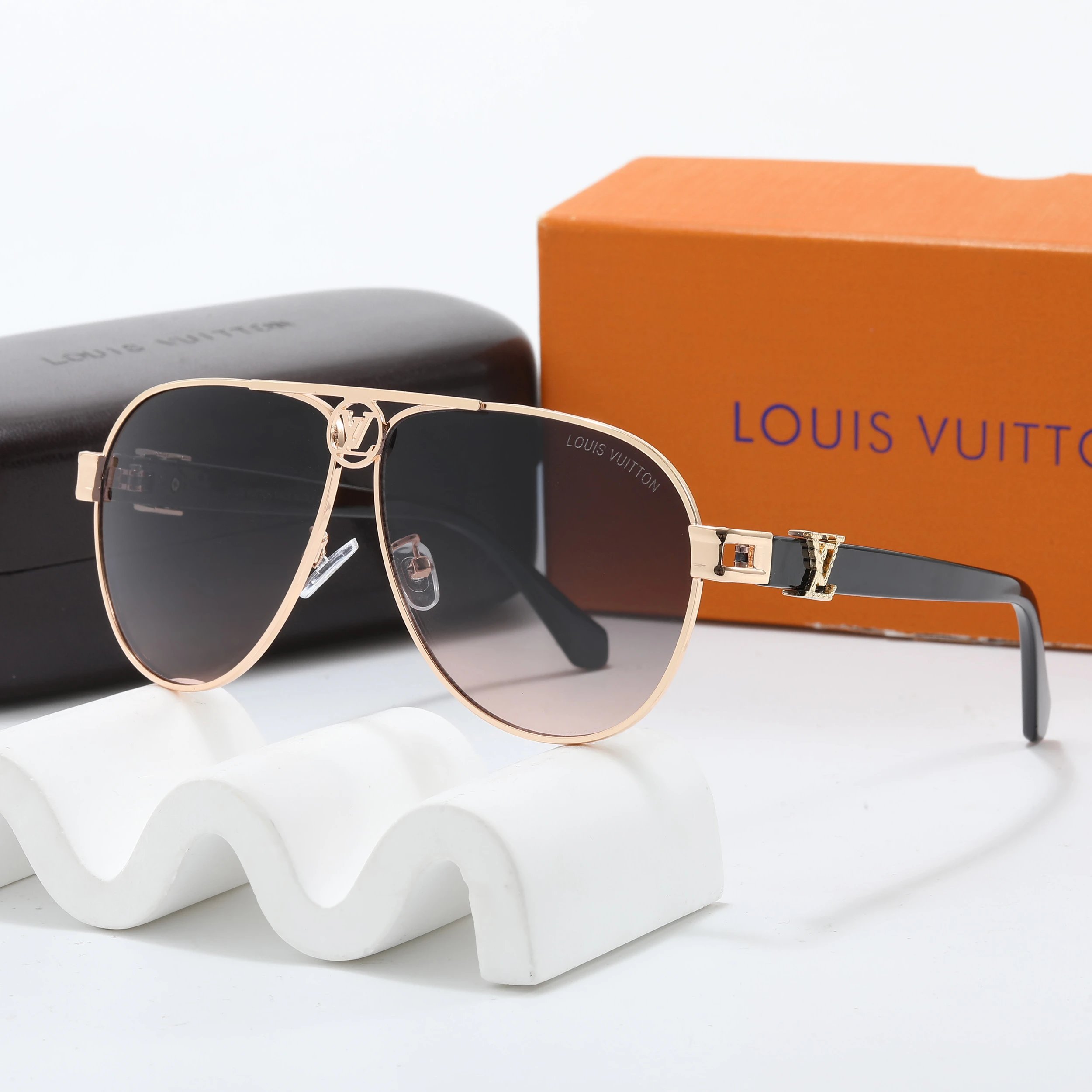 Louis Vuitton Shield Sunglasses Gold Frame Gradient Lens Sunglasses - 16