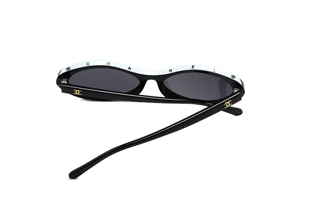 Chanel Eyewear Oversized Square Logo-Temple Frames product detail image 20
