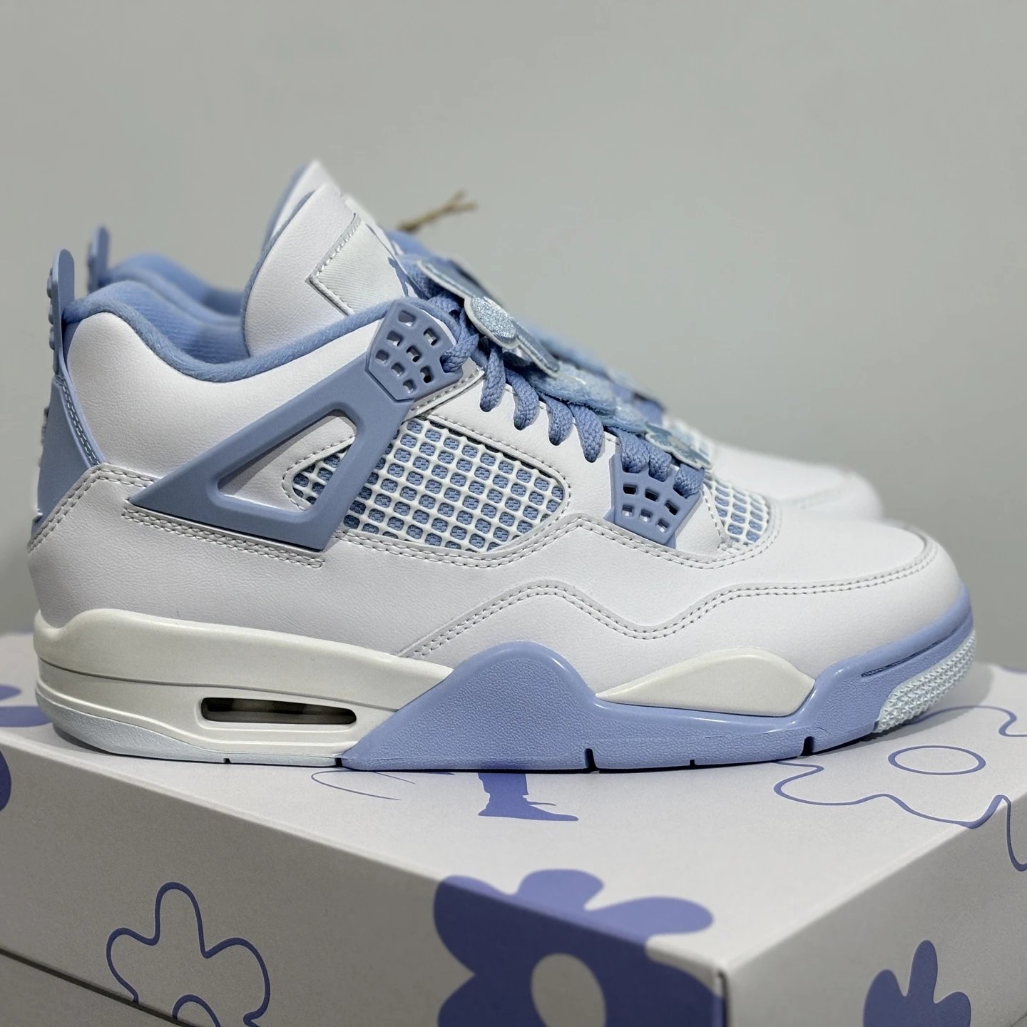 Creamy Blue and White