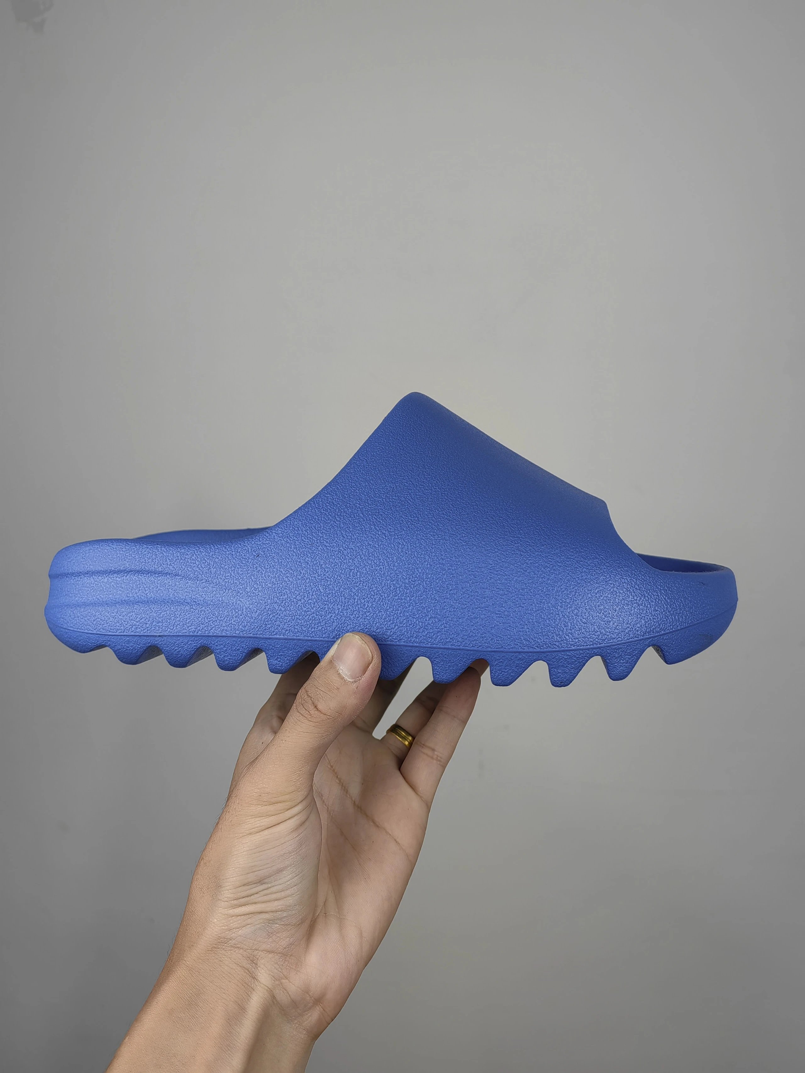 Gemstone Blue Matte (ID4133)