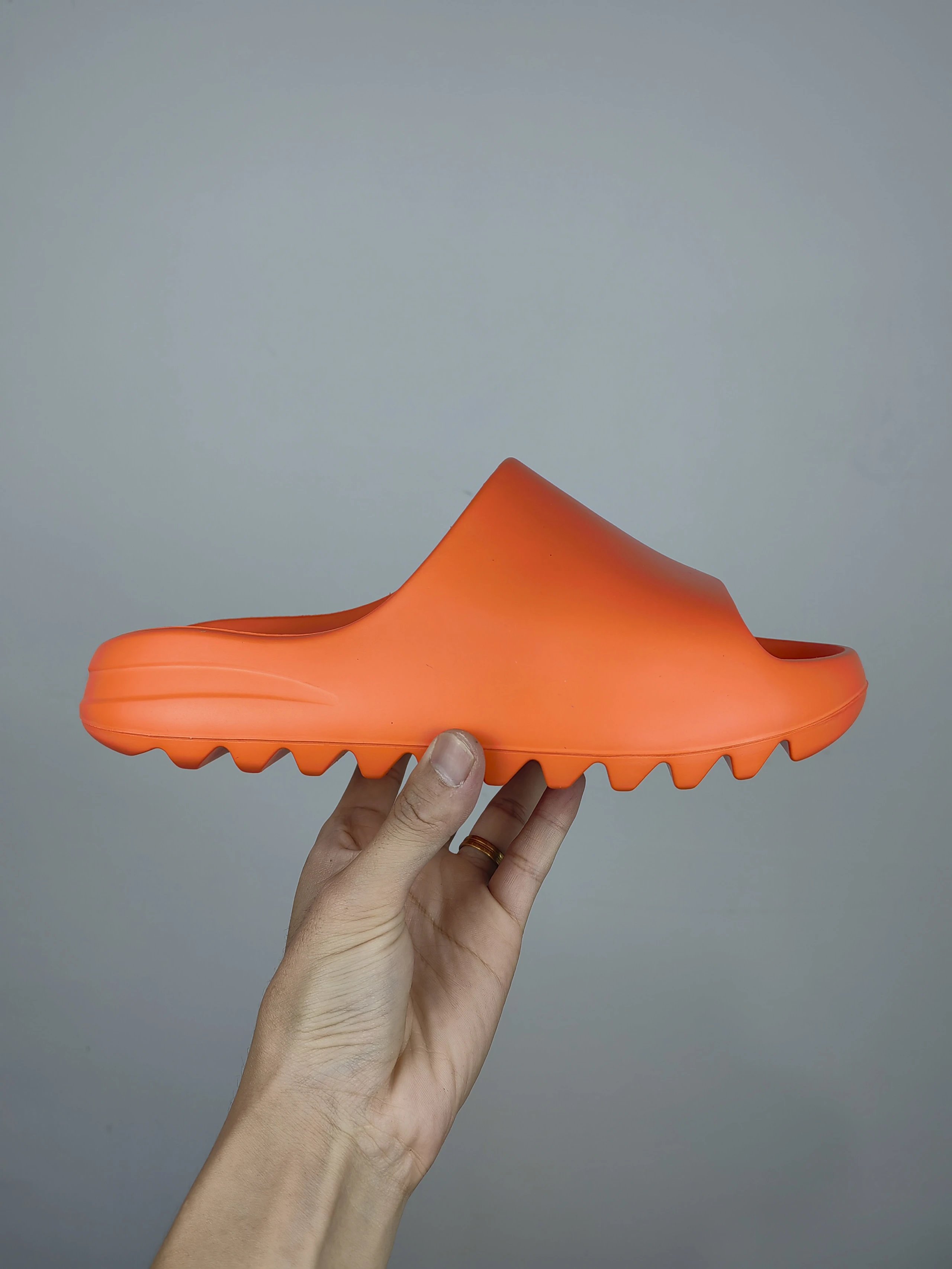 Orange glossy leather (GZ0953)