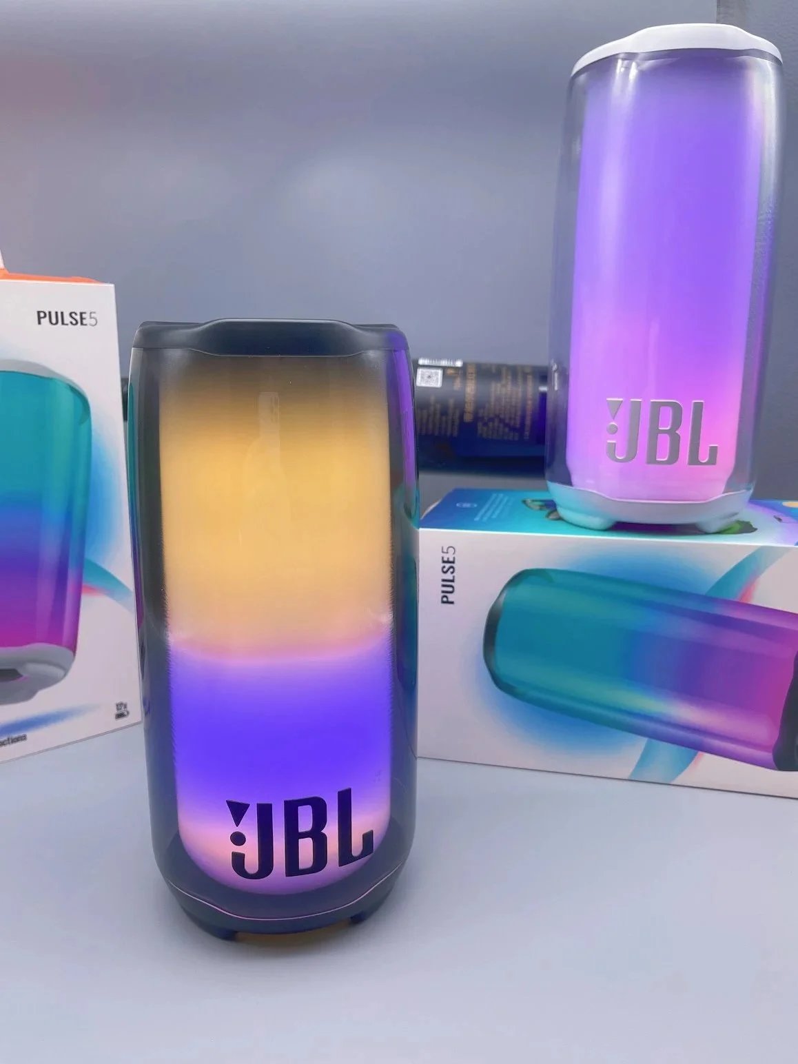 JBL PLUSE 5
2 colorways