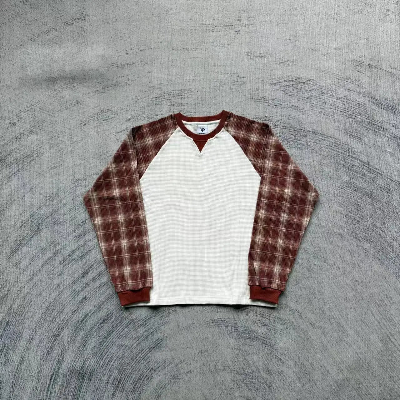 Weiyaruoke wine red checkered long sleeved shirt