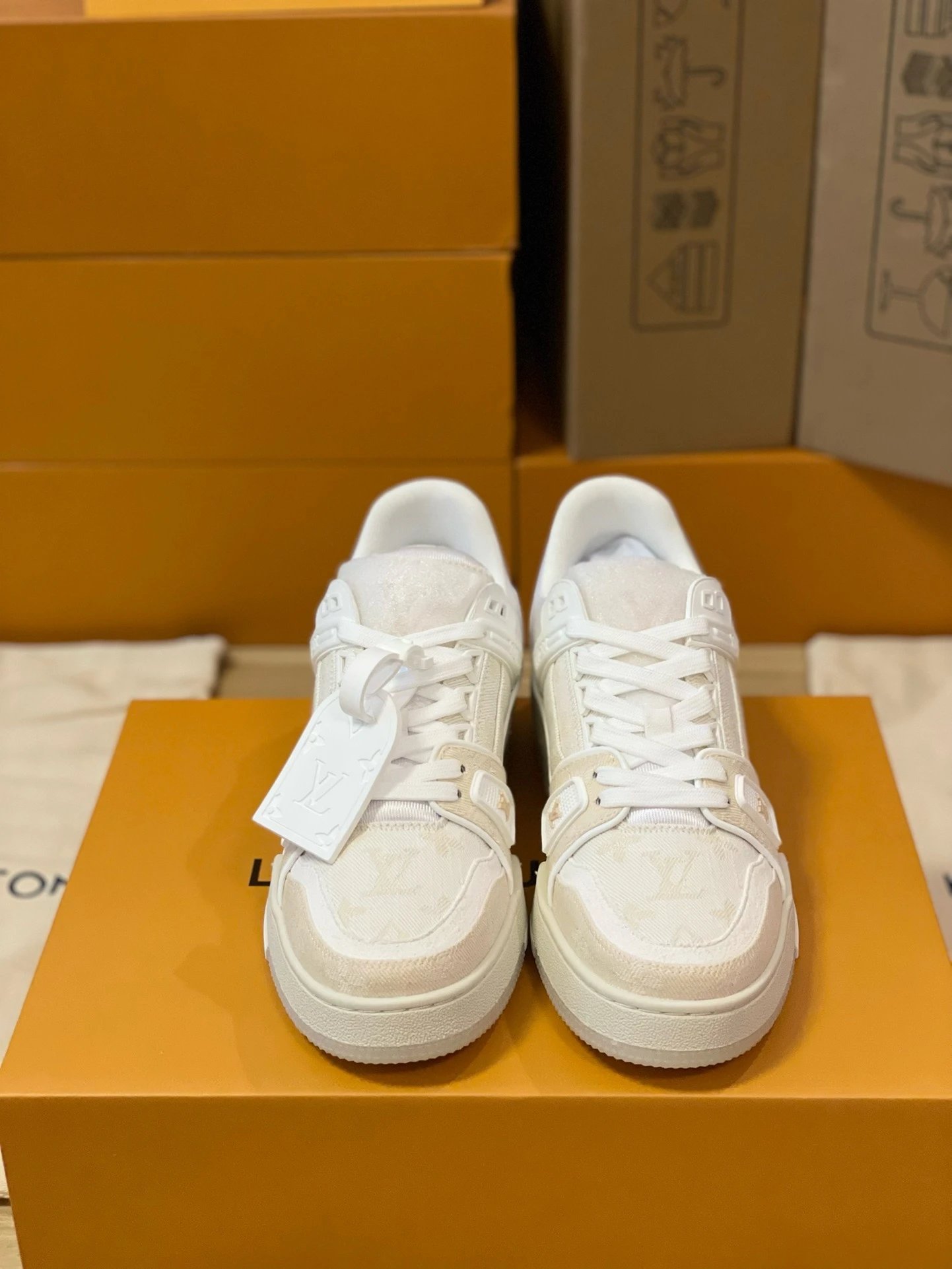 Casual Shoes photo 3